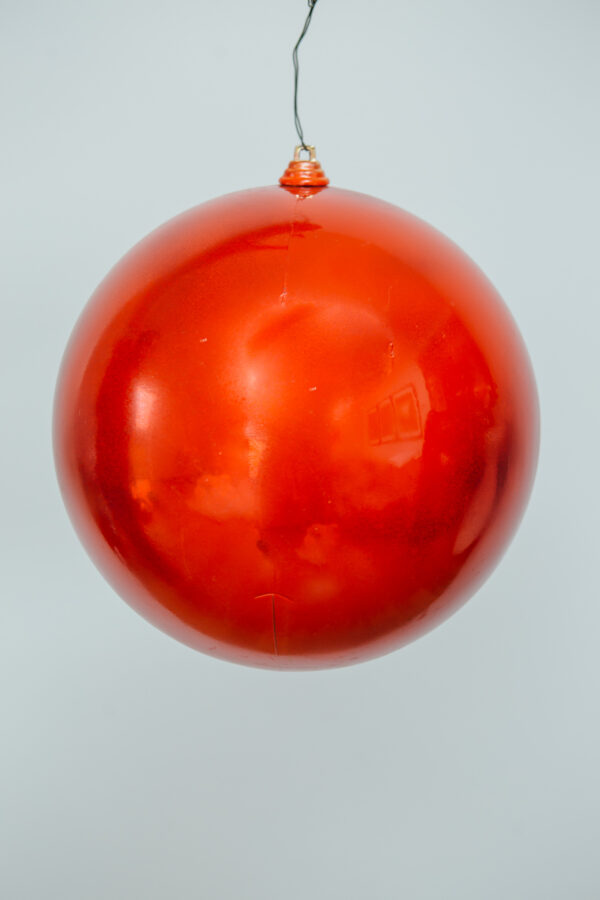 Sarkanas Ziemassvētku bumbas
