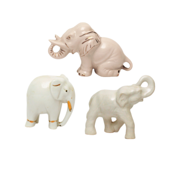 Baltu porcelāna ziloņu komplekts.